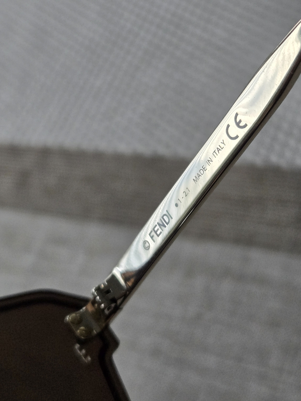 FENDI Sunglasses - Picture 5 of 6
